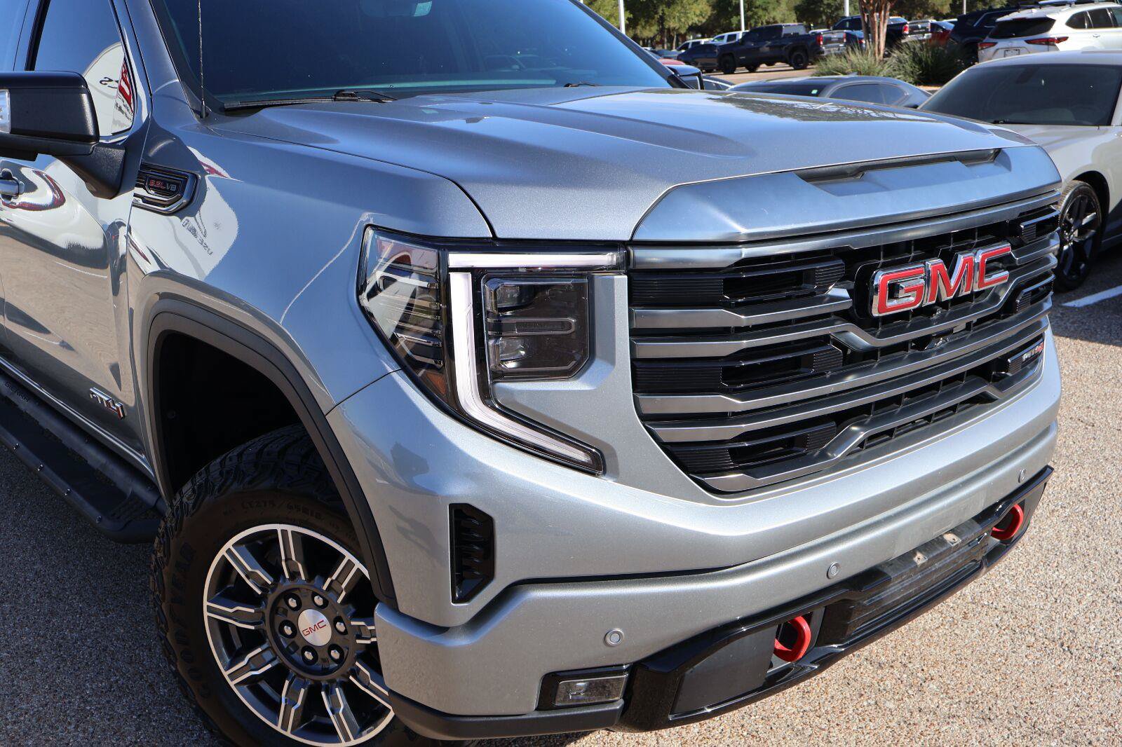 Used 2024 GMC Sierra 1500 AT4 w/ Technology Package AWD/4WD image 8