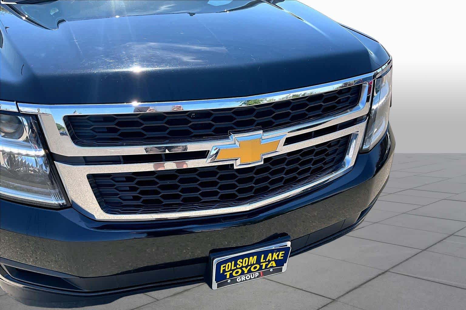 Used 2018 Chevrolet Suburban LT AWD/4WD image 29