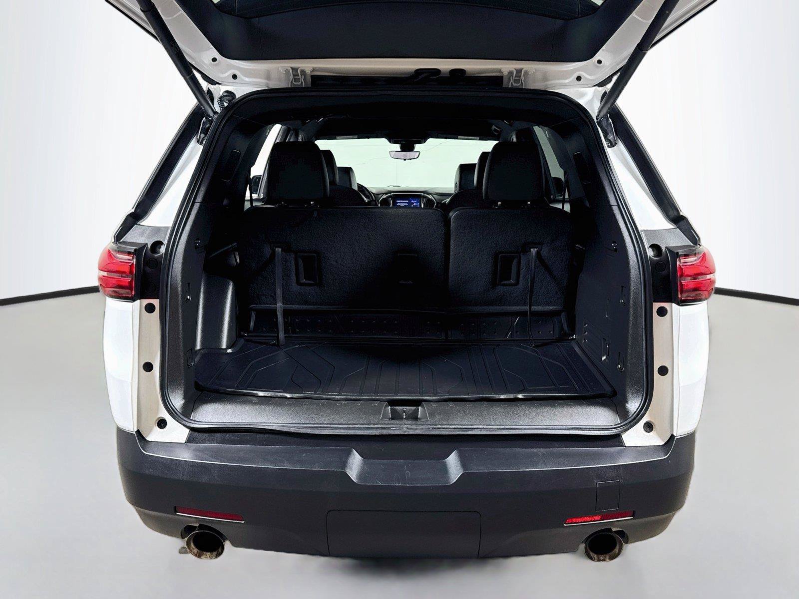 Used 2023 Chevrolet Traverse RS AWD/4WD image 25