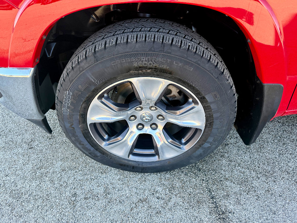 Used 2019 RAM 1500 Laramie image 9