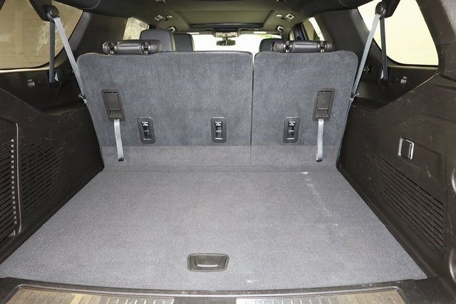 Used 2021 Chevrolet Suburban Z71 image 24