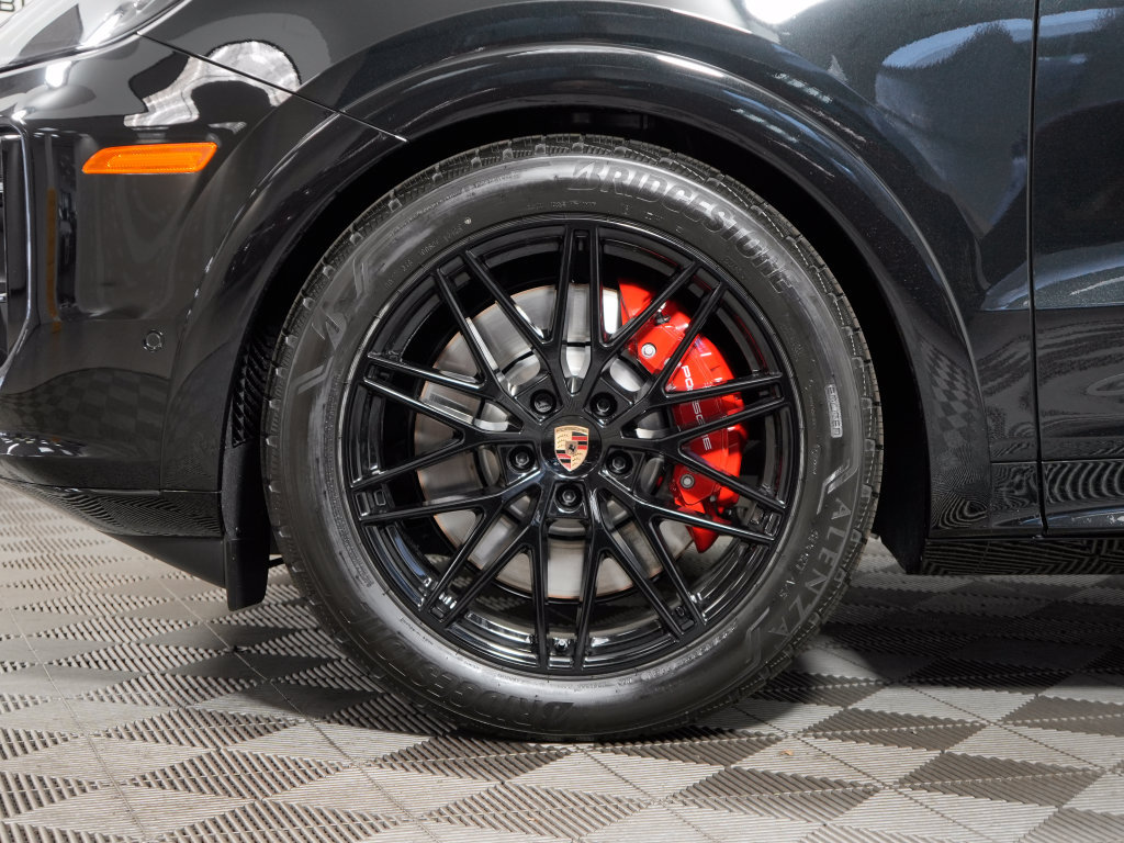New 2027 Porsche Cayenne GTS AWD/4WD image 13