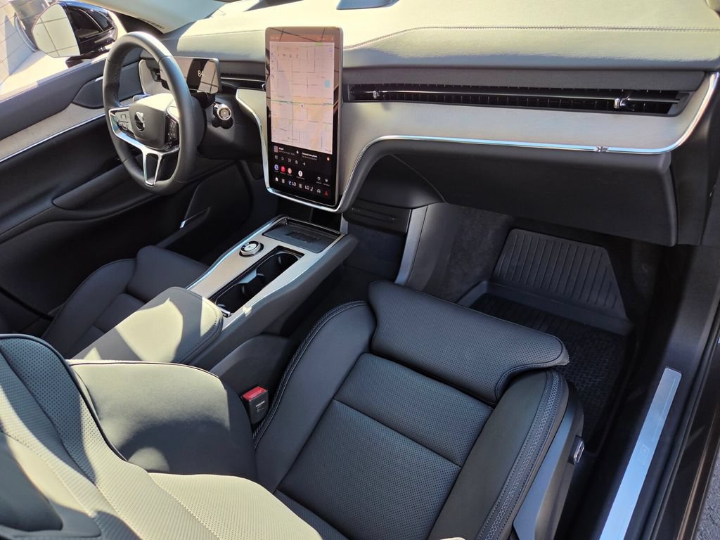 New 2025 Volvo EX90 Plus AWD/4WD image 24