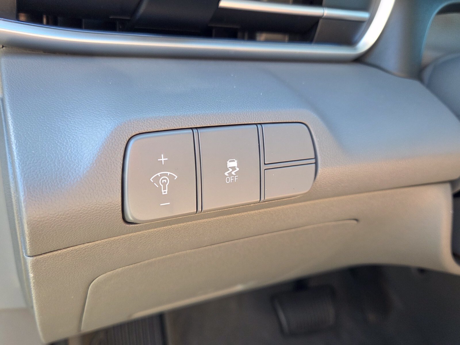 Used 2025 Hyundai Elantra SEL FWD image 27