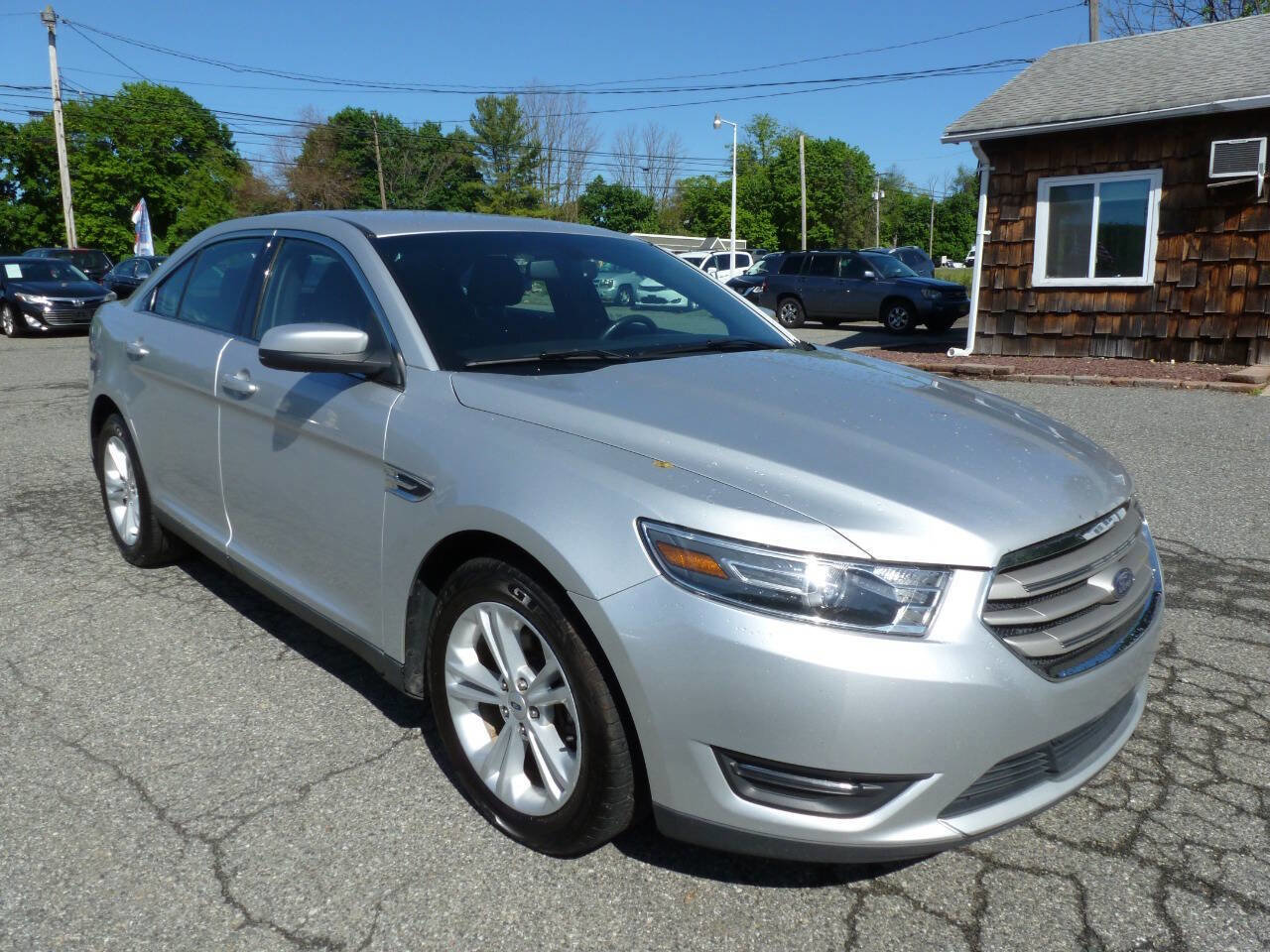 Used 2017 Ford Taurus SEL FWD image 5