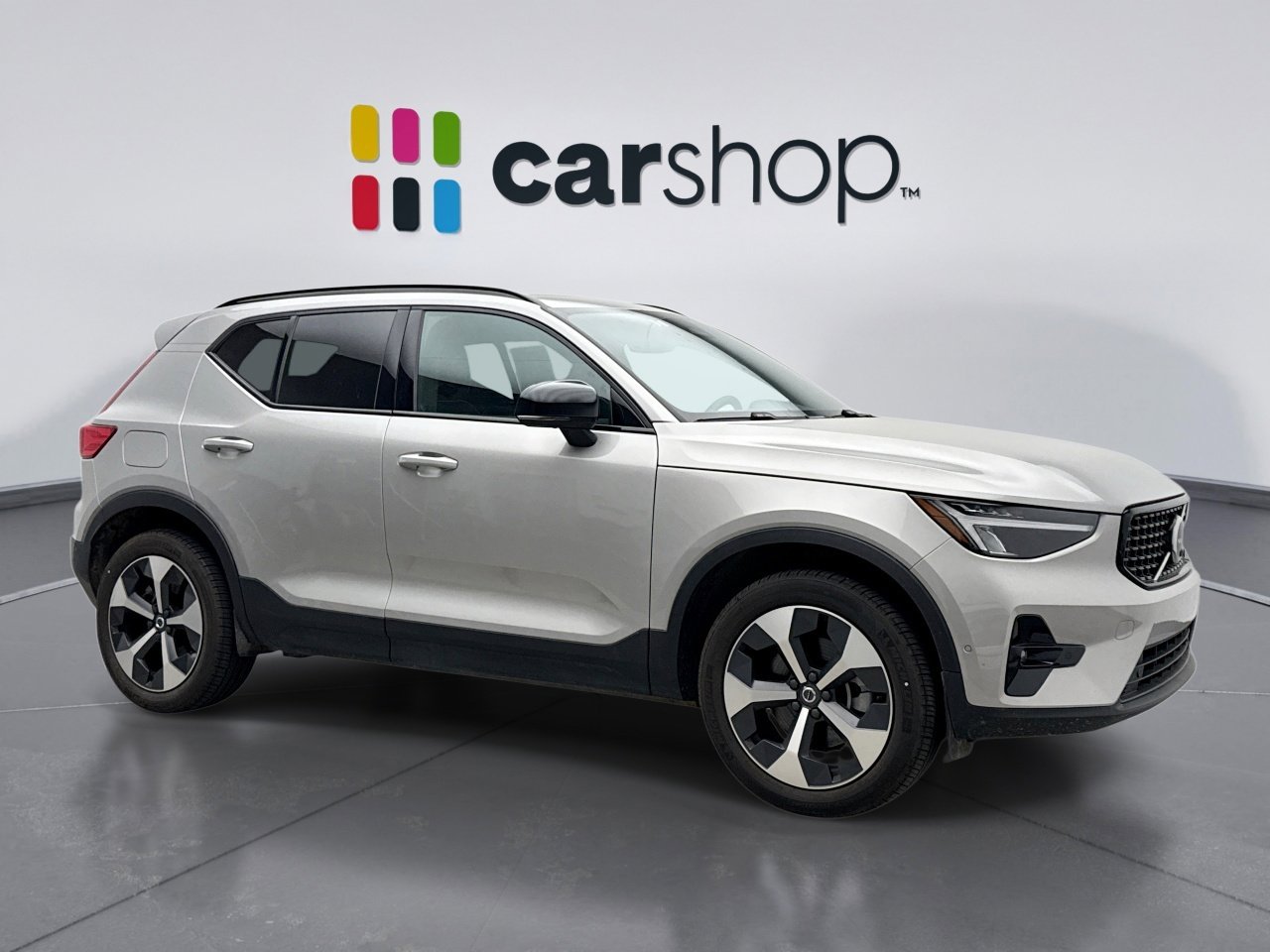 Used 2025 Volvo XC40 B5 Plus AWD/4WD image 7