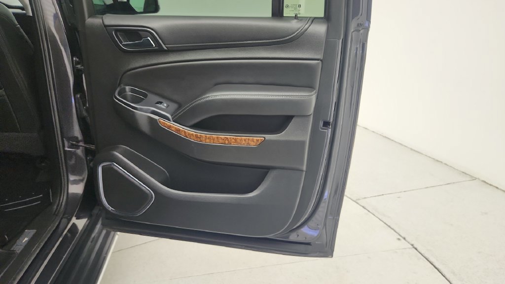 Used 2018 Chevrolet Suburban Premier RWD image 33