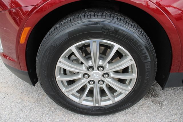 Used 2018 Cadillac XT5 Luxury w/ Driver Awareness Package FWD image 11