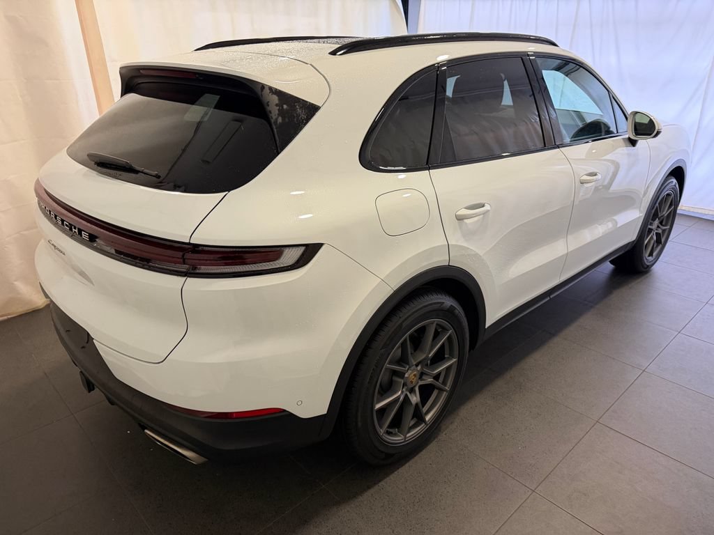 Certified 2024 Porsche Cayenne AWD/4WD image 9