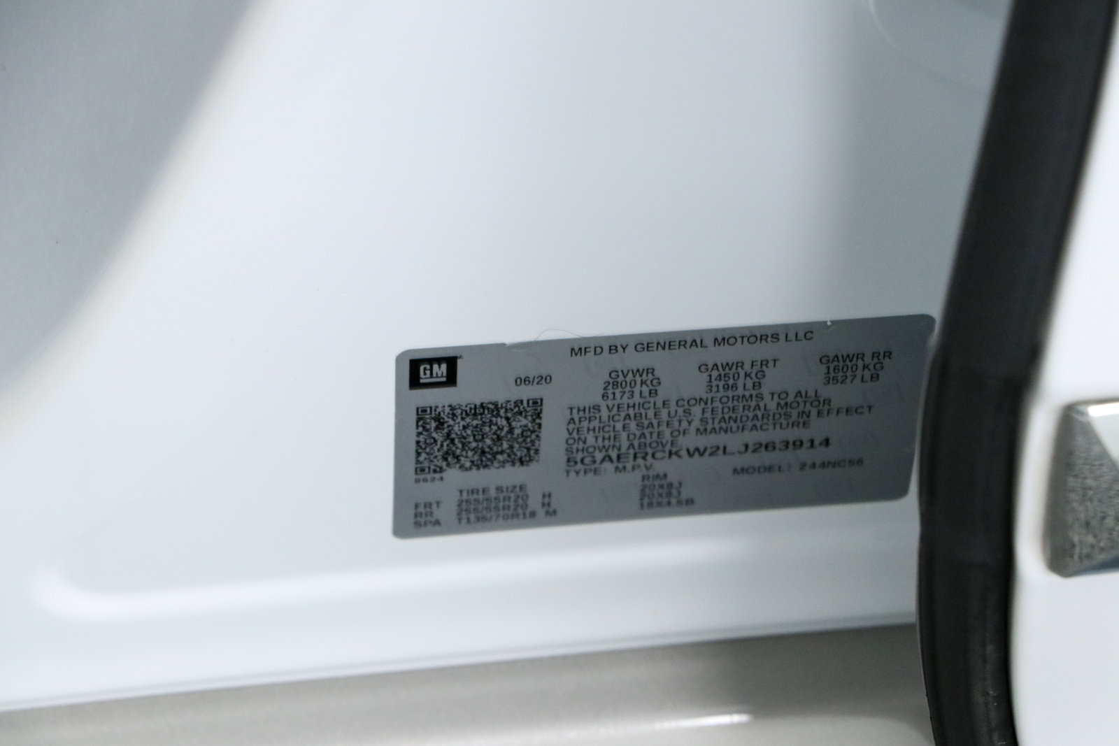 Used 2020 Buick Enclave Premium w/ Sun and Sites Package FWD image 36