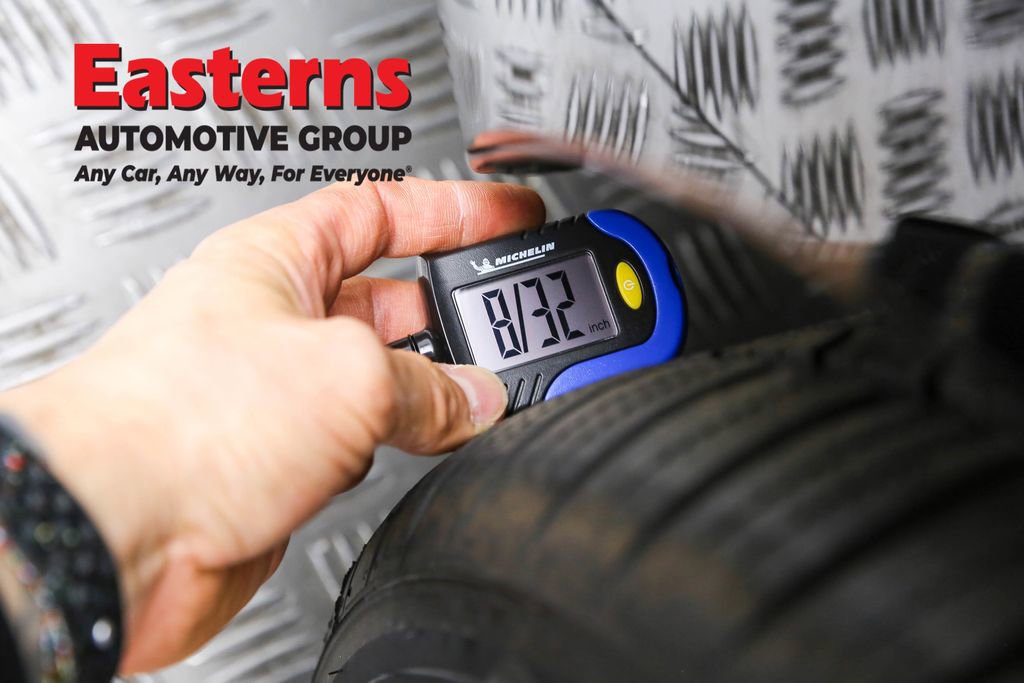 Used 2023 Nissan Versa SV image 28