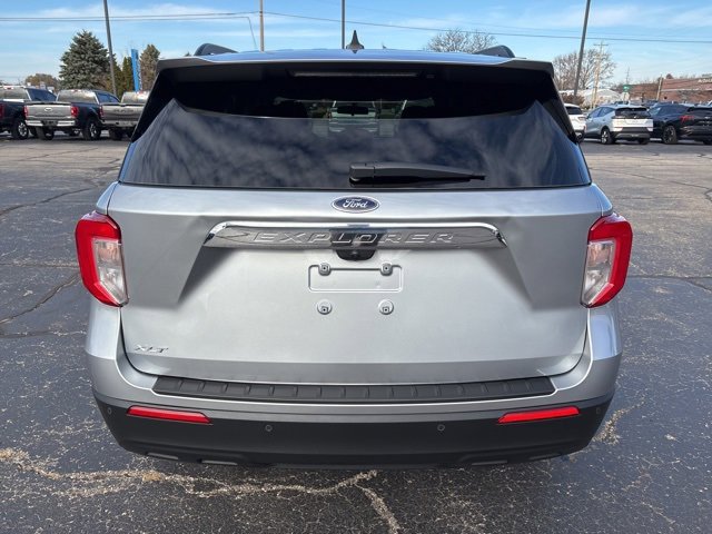 Used 2022 Ford Explorer XLT image 4