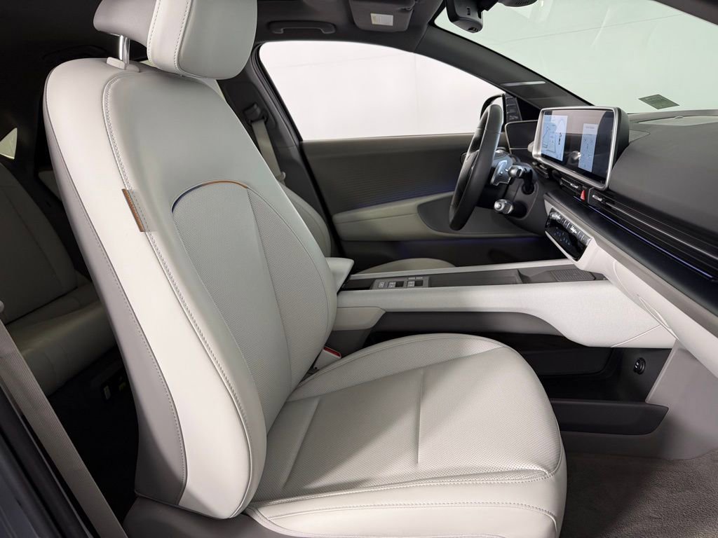 Used 2024 Hyundai Ioniq 6 Limited image 34
