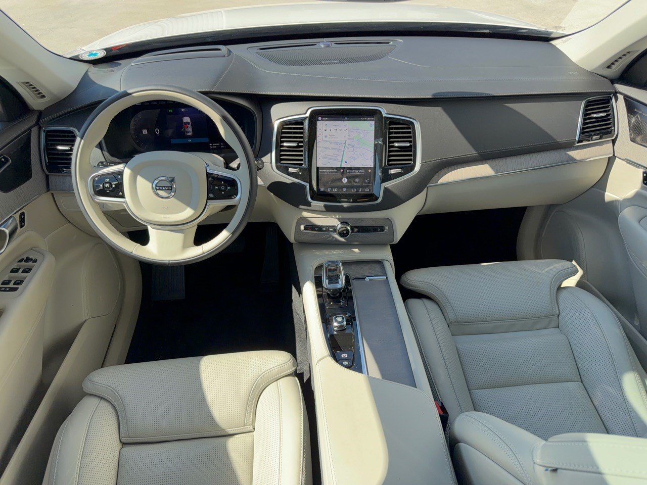 Certified 2025 Volvo XC90 T8 Ultra w/ Protection Package Premier AWD/4WD image 17