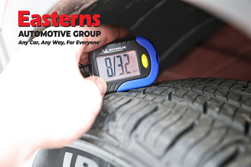 Used 2025 Hyundai Venue Limited FWD image 29