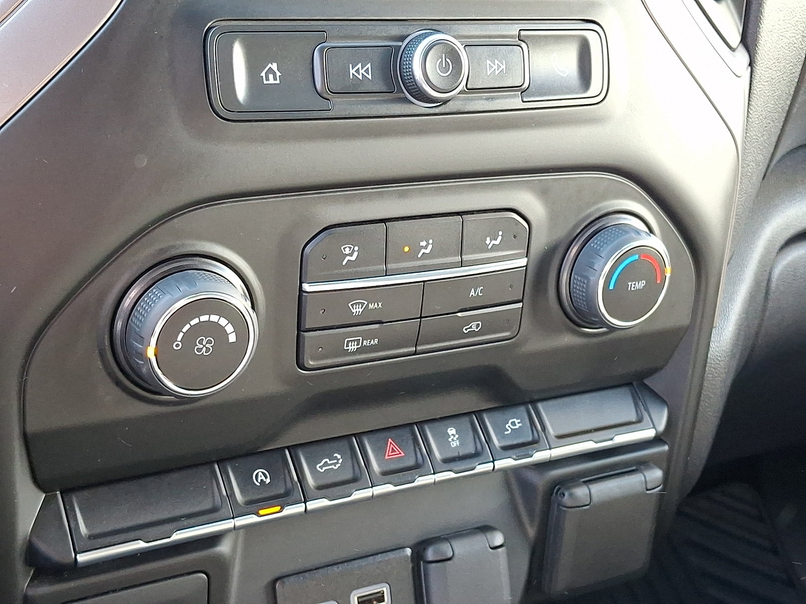 Certified 2022 Chevrolet Silverado 1500 Custom w/ LPO, Dark Essentials Package AWD/4WD image 16