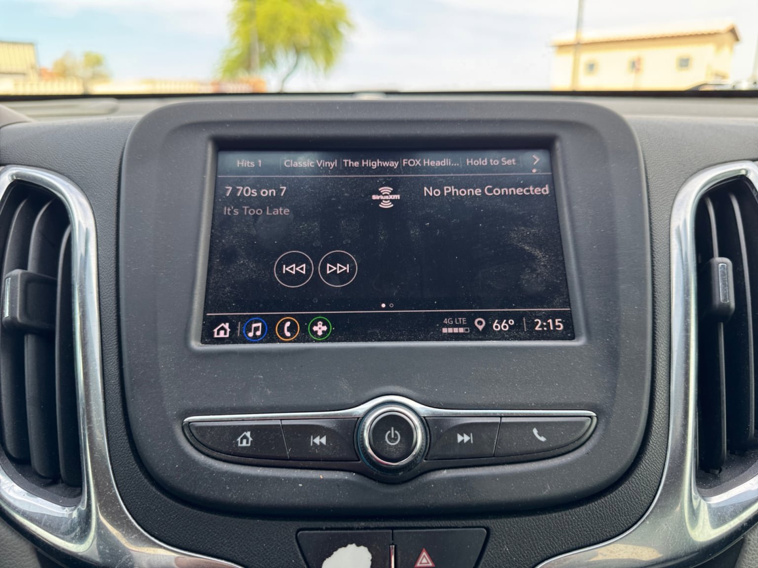 Used 2022 Chevrolet Equinox LS w/ LS Convenience Package FWD image 21