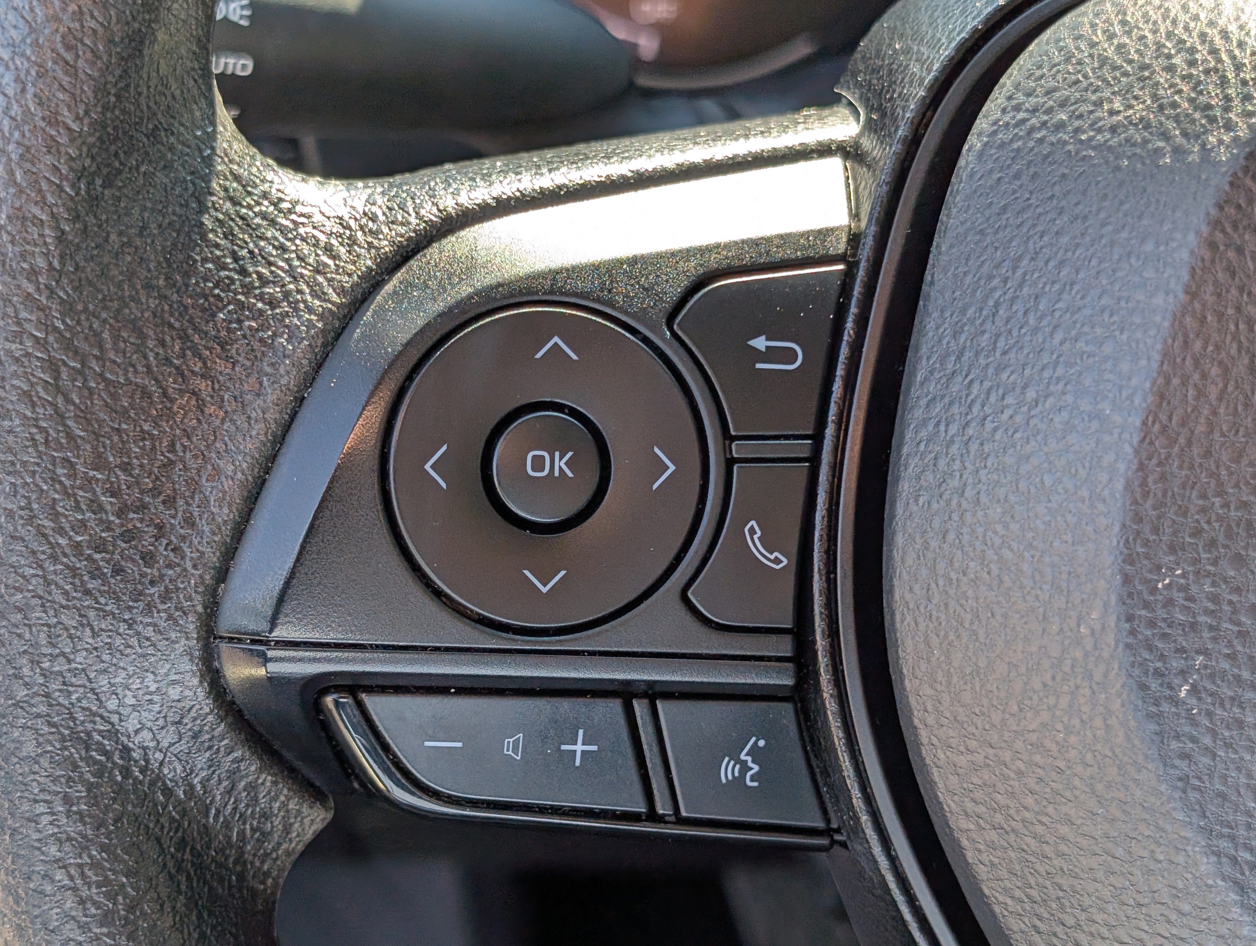 Used 2025 Toyota RAV4 XLE AWD/4WD image 22