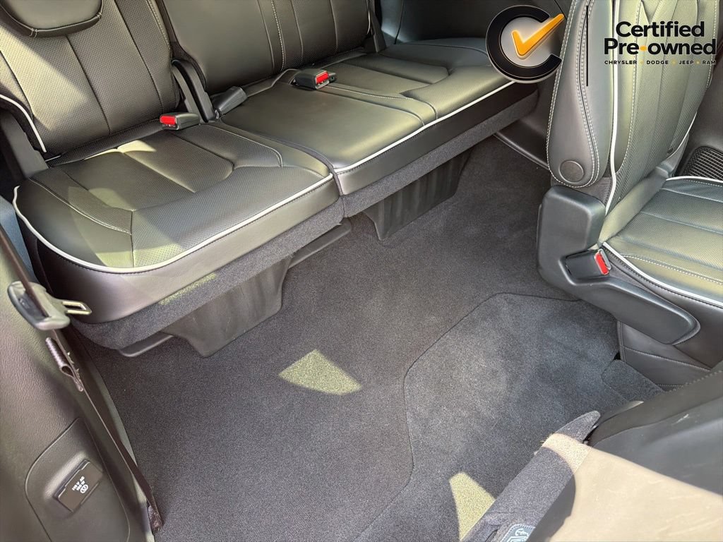 Certified 2023 Chrysler Pacifica Limited w/ Uconnect Theater Family Group AWD/4WD image 34