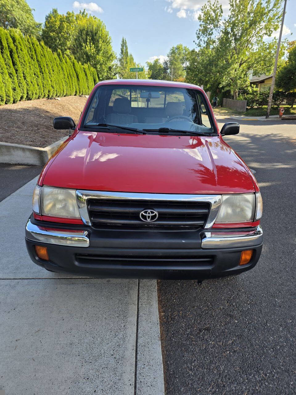 Used 1999 Toyota Tacoma SR5 image 2