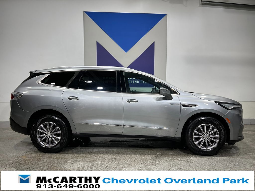 Used 2024 Buick Enclave Premium image 4