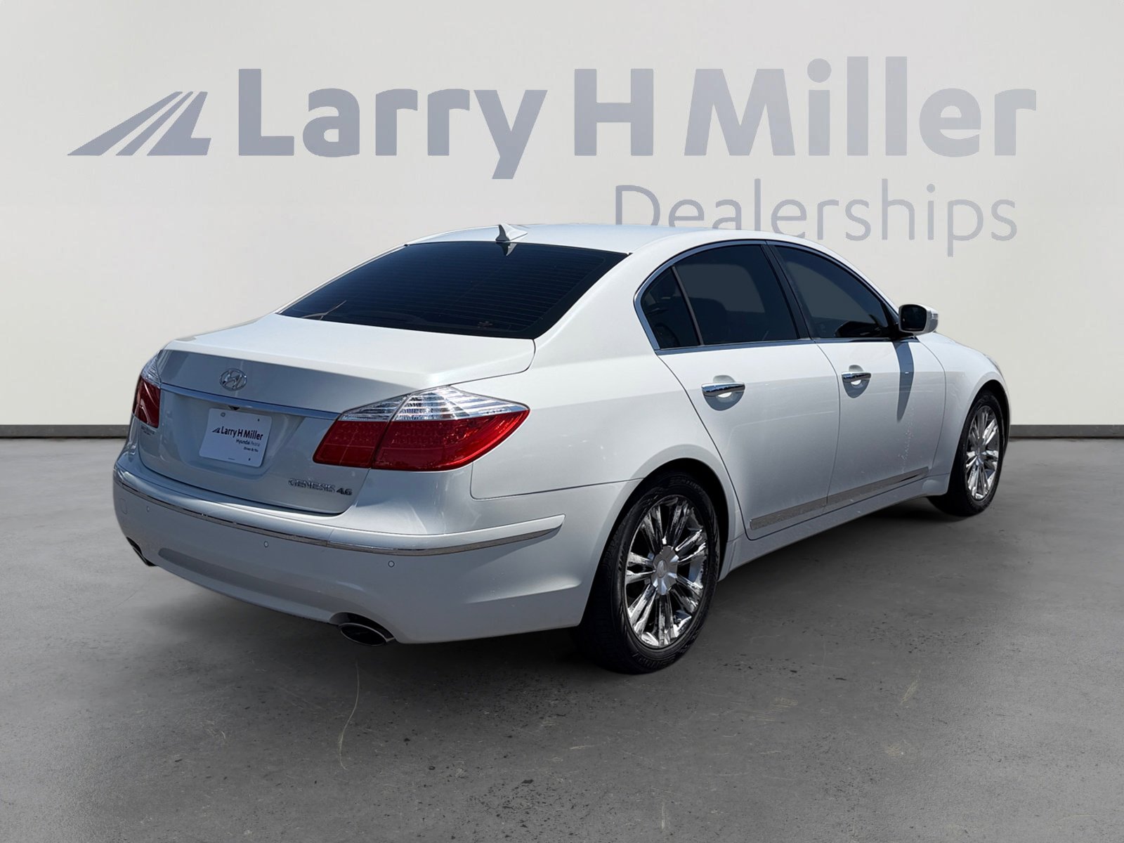 Used 2009 Hyundai Genesis 4.6 w/ Technology Pkg 5 RWD image 5