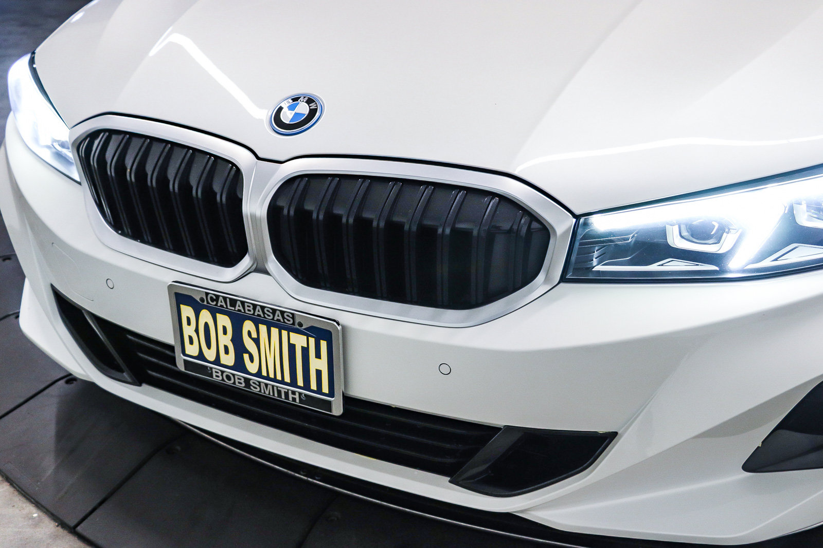 Used 2023 BMW 330e w/ Premium Package RWD image 10