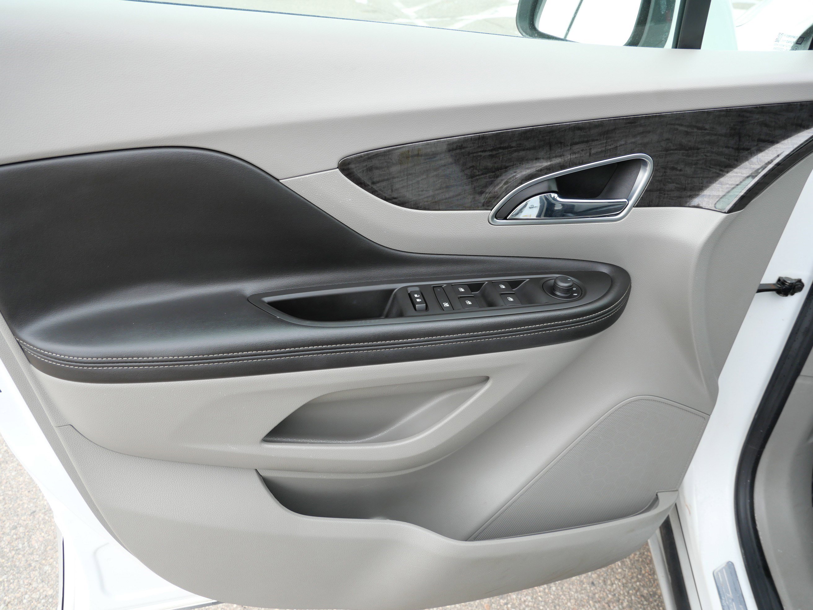 Used 2015 Buick Encore Convenience image 21