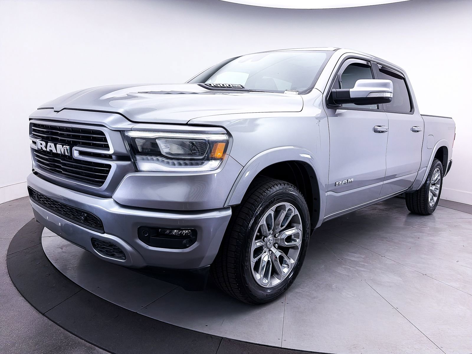 Used 2022 RAM 1500 Laramie w/ Sport Appearance Package AWD/4WD image 13