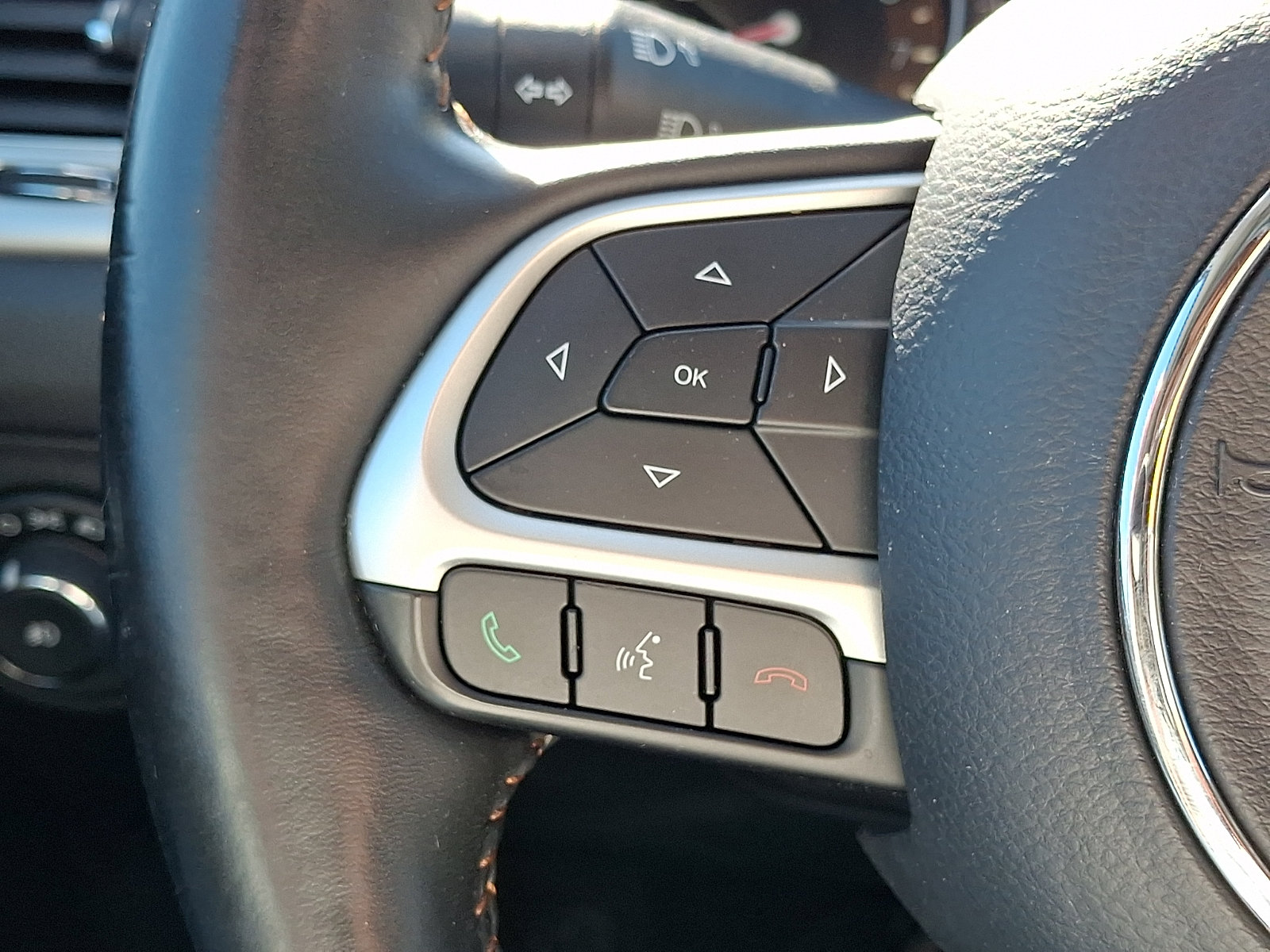 Used 2018 Jeep Compass Latitude w/ Popular Equipment Group AWD/4WD image 22