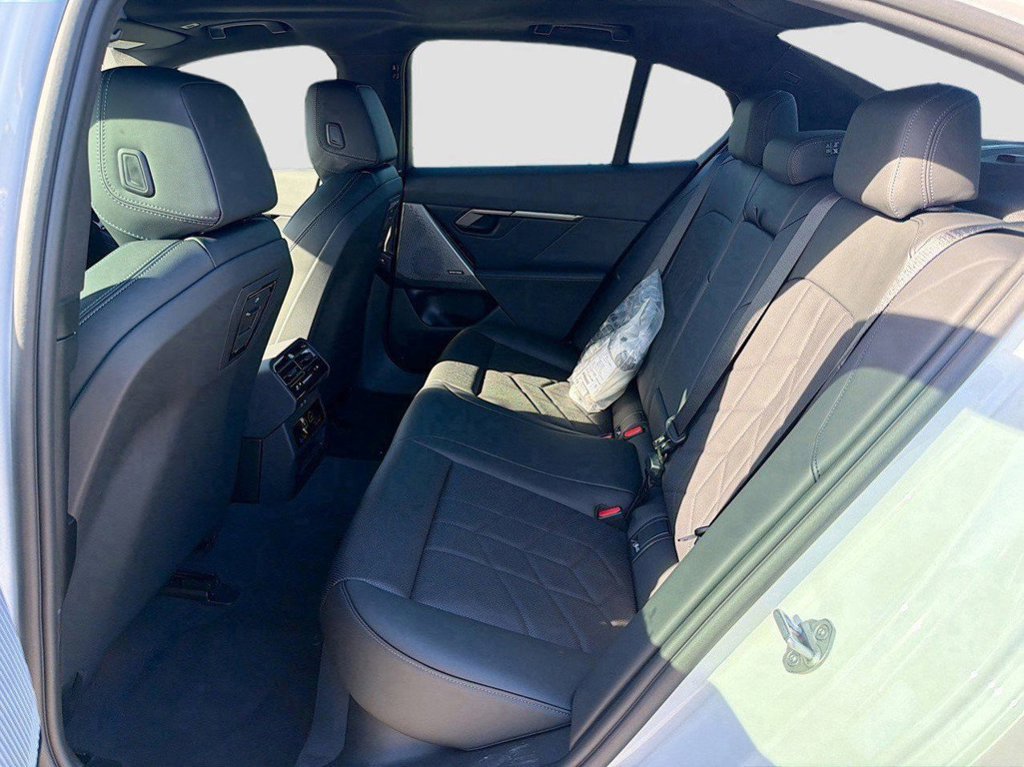 New 2026 BMW 530i xDrive w/ Premium Package AWD/4WD image 22