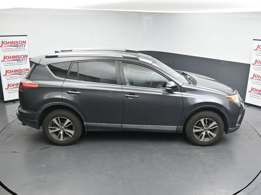 Used 2017 Toyota RAV4 XLE AWD/4WD image 17