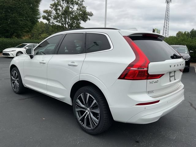 Used 2022 Volvo XC60 B5 Momentum w/ Climate Package FWD image 11