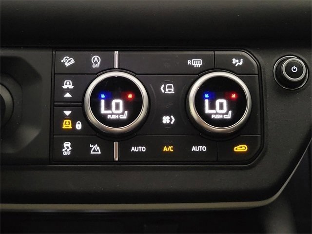 Used 2023 Land Rover Defender 90 X-Dynamic SE image 24