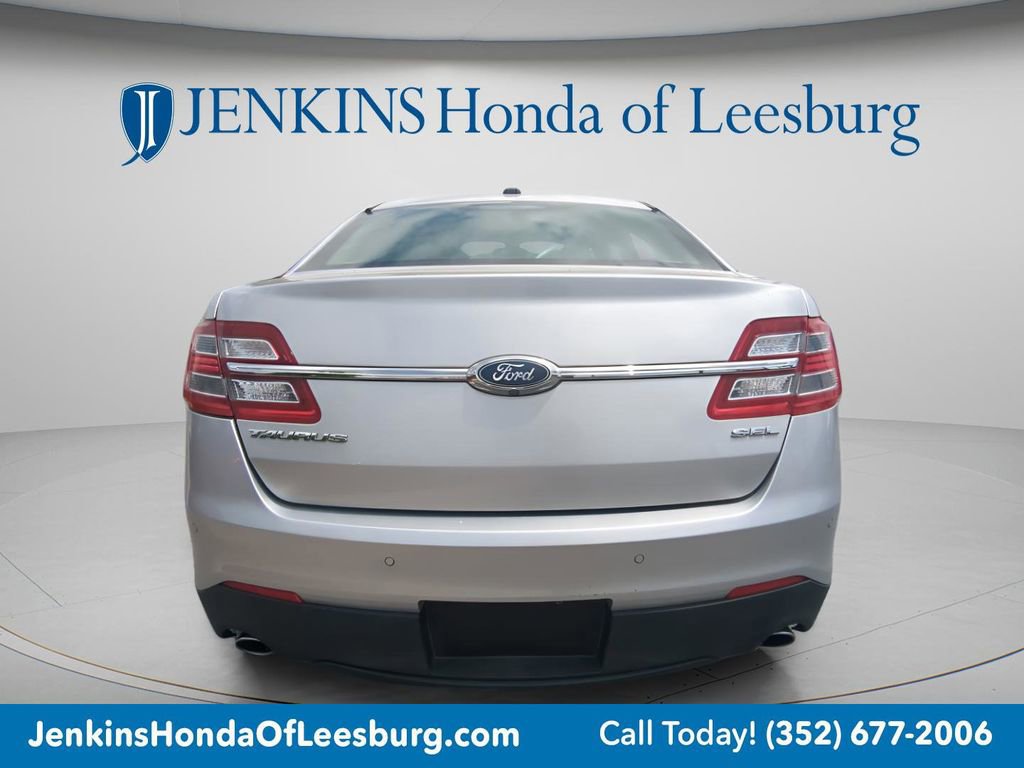Used 2017 Ford Taurus SEL image 4