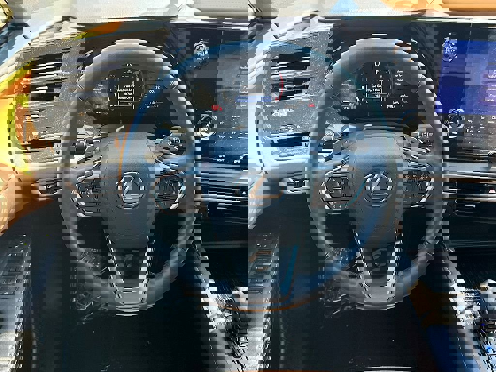 Used 2025 Lexus RX 350 FWD w/ Technology Package image 23