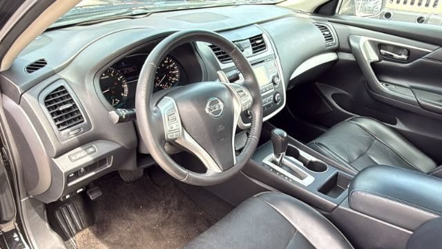 Used 2017 Nissan Altima 3.5 SR FWD image 23