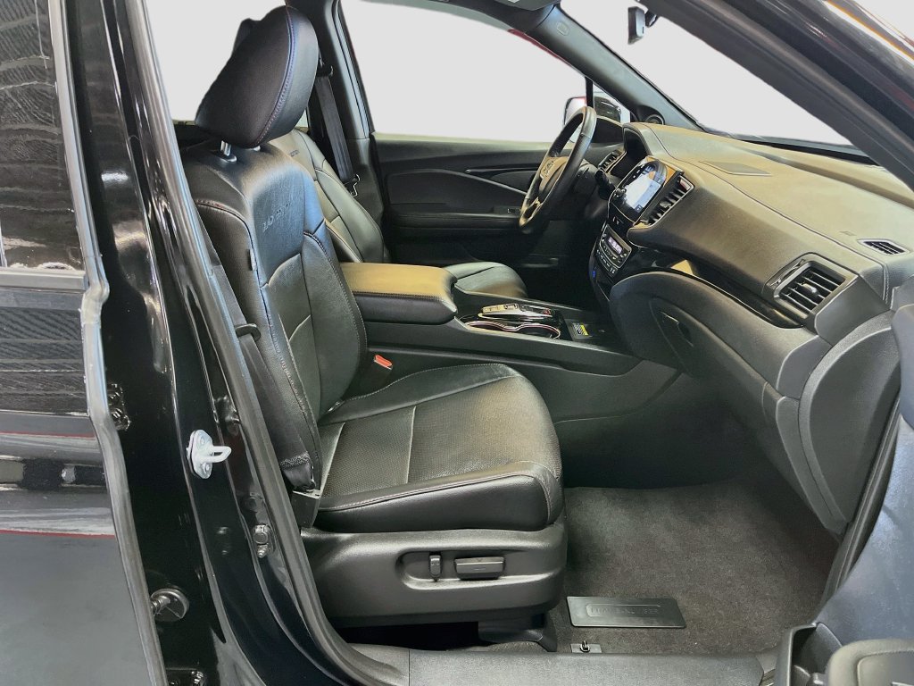 Used 2025 Honda Passport Black Edition image 30
