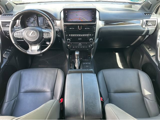 Used 2023 Lexus GX 460 Premium w/ Premium Package image 24