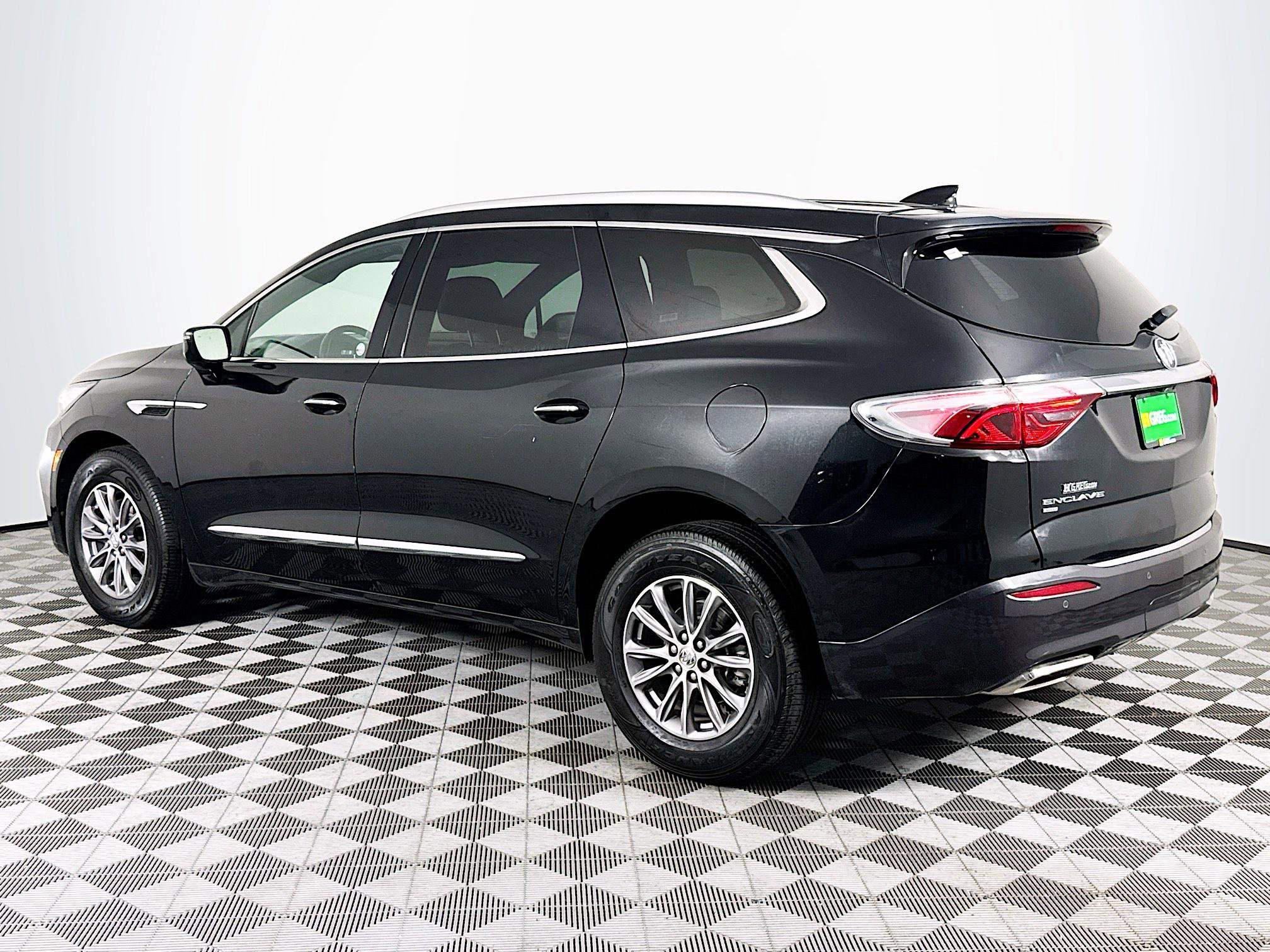 Used 2024 Buick Enclave Premium AWD/4WD image 6