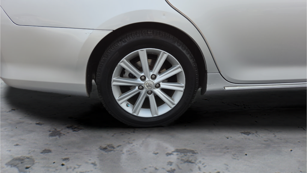 Used 2013 Toyota Camry XLE w/ Leather Pkg FWD image 74