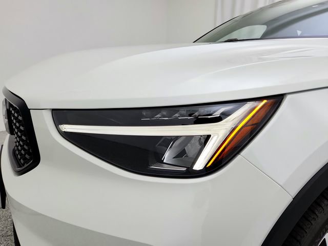 New 2026 Volvo XC40 B5 Core w/ Climate Package image 29