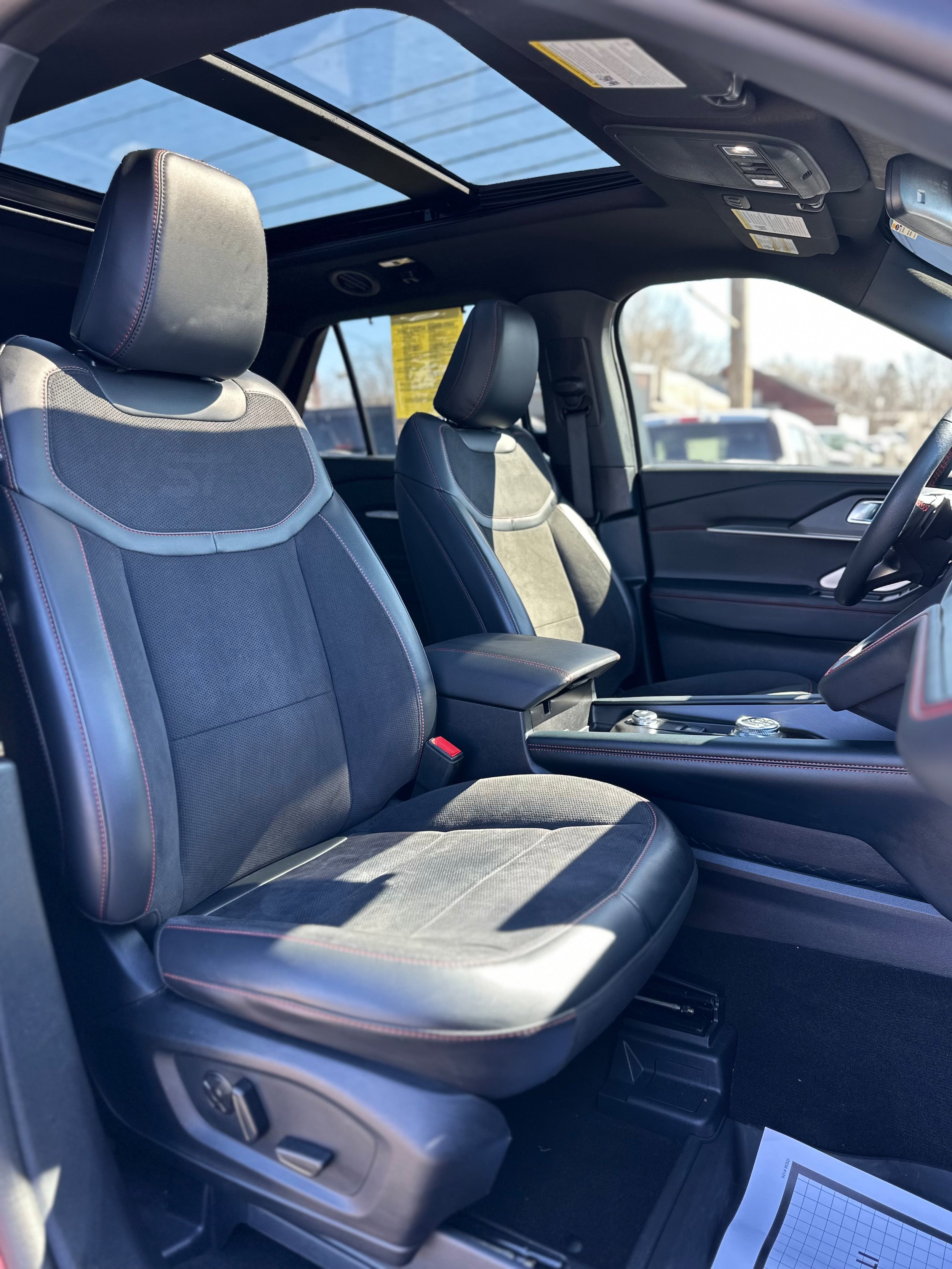 Used 2025 Ford Explorer ST AWD/4WD image 14