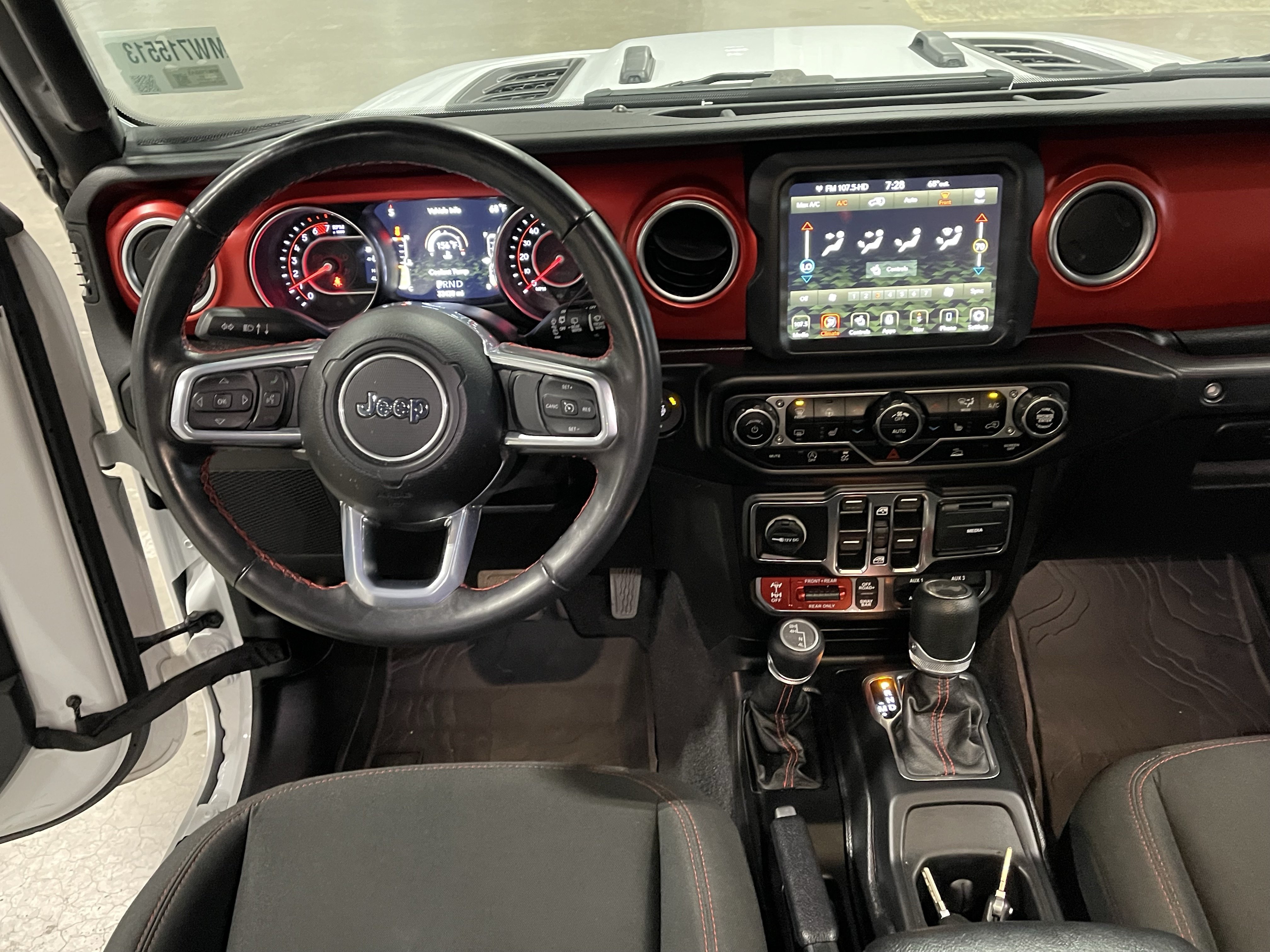 Used 2021 Jeep Wrangler Unlimited Rubicon AWD/4WD image 12