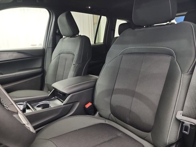 New 2025 Jeep Grand Cherokee Laredo X w/ Luxury Tech Group I image 32