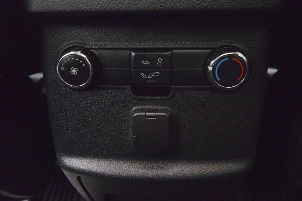 Used 2016 Ford Explorer XLT w/ Equipment Group 202A AWD/4WD image 41