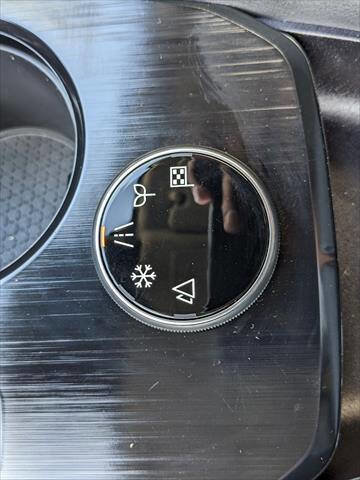 Used 2024 Nissan Rogue SV image 26