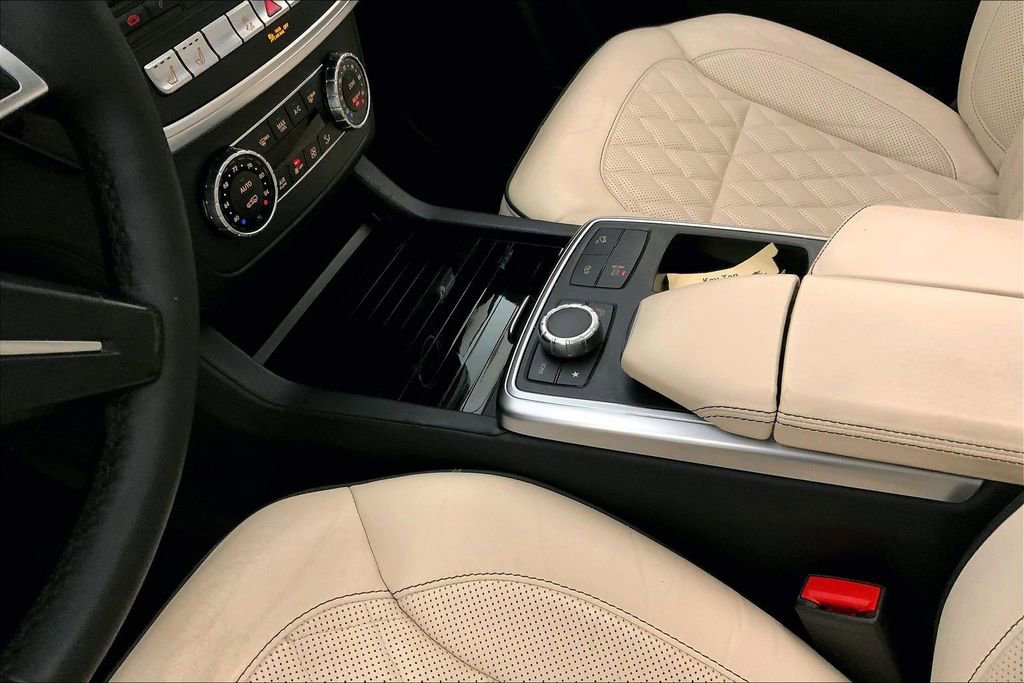 Used 2016 Mercedes-Benz GL 550 4MATIC image 22