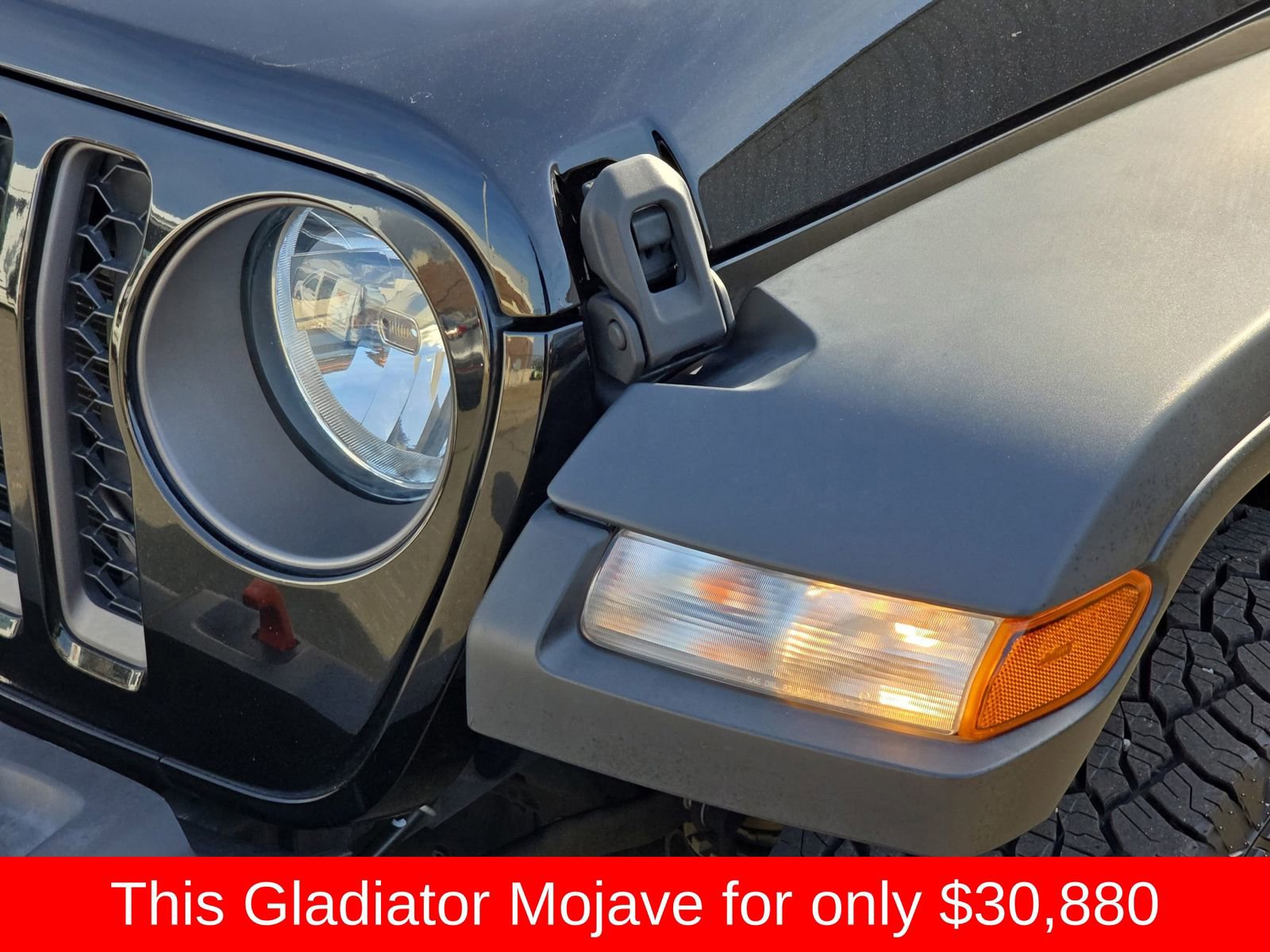 Used 2022 Jeep Gladiator Mojave w/ Cold Weather Group image 39