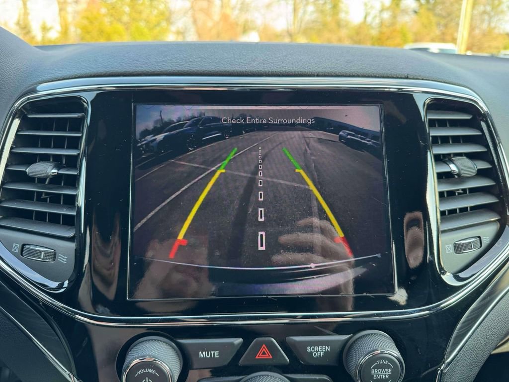 Used 2019 Jeep Grand Cherokee Limited w/ Luxury Group II image 28